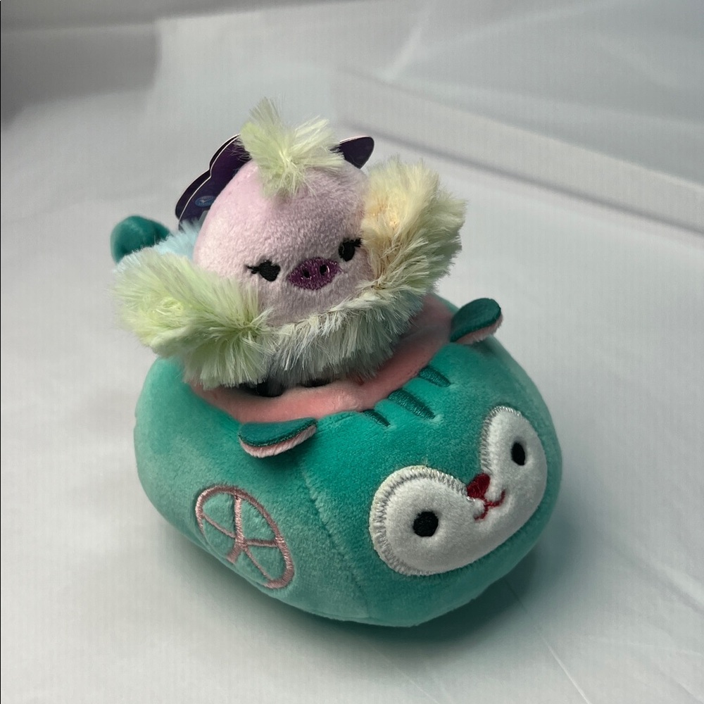 Squishmallows Colorful Mini Vehicle Elda the Ostrich